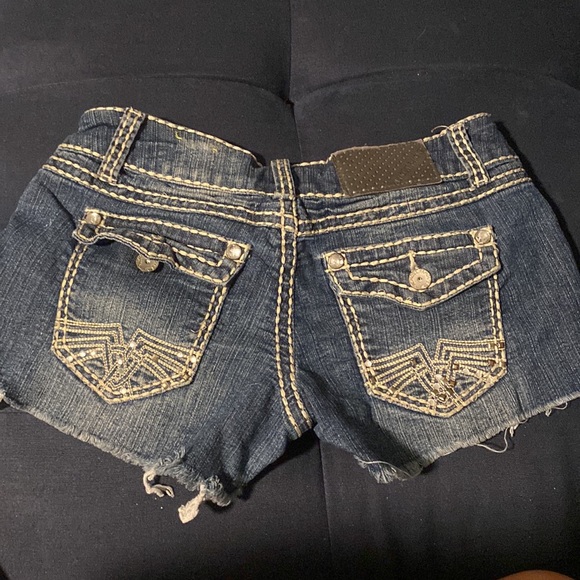 Almost famous shorts - Picture 2 of 2